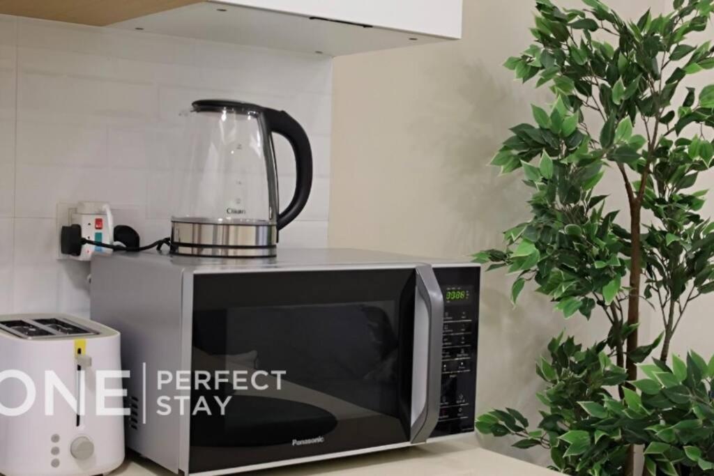 Apartment Comfy In Jvc With Pool & Gym Dubai