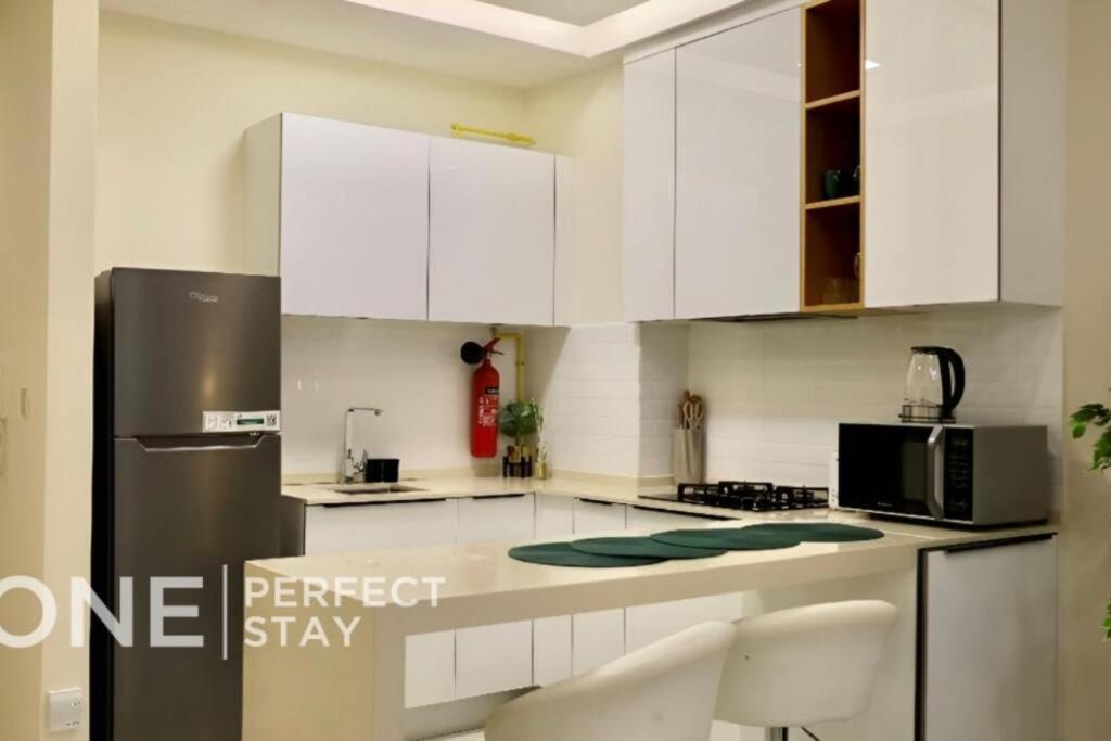 Comfy In Jvc With Pool & Gym Apartment