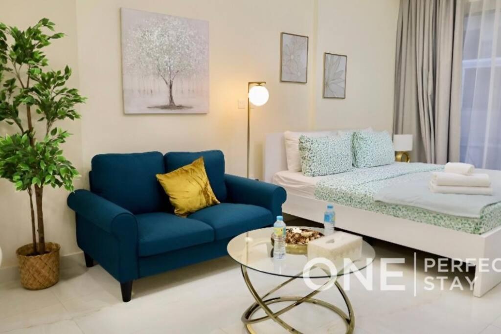 Comfy In Jvc With Pool & Gym Apartment